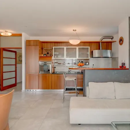 Luxury * سبليت